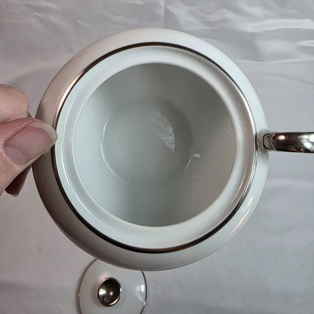 Amcrest Meito Wedding Ring Sugar Bowl & Lid White with Platinum Trim